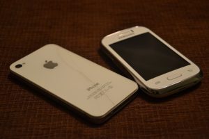 השוואה בין אייפון לסמסונג גלקסי